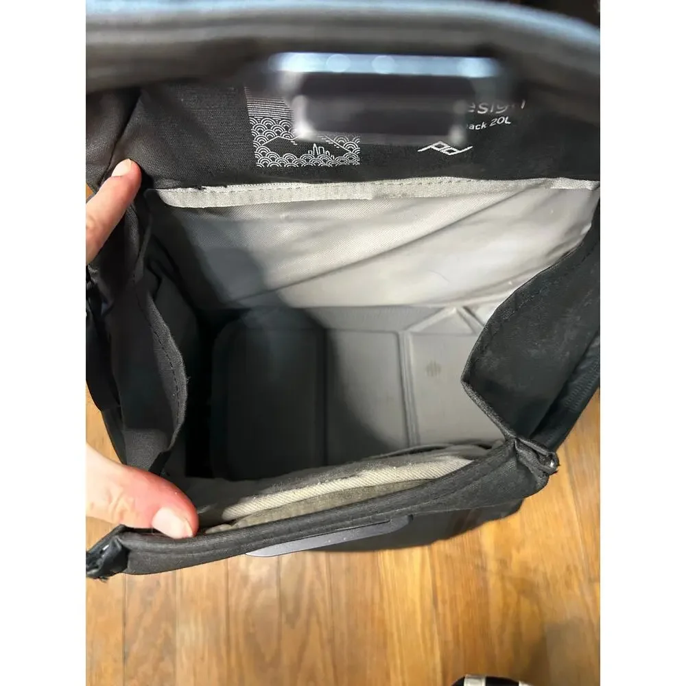 Peak Design Everyday Backpack 20L Black Pre-Owned 3 FlexFold dividers